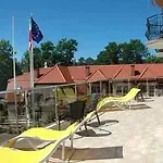 Hotel Dworek Morski *