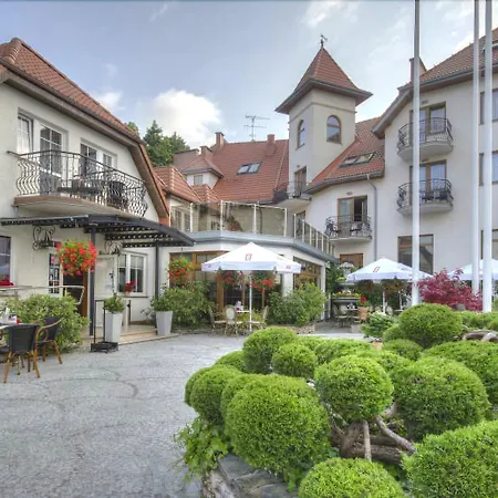 Dworek Morski Hotel *