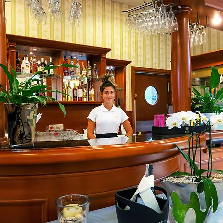 Hotel Dworek Morski Mielno (Koszalin)