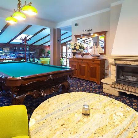 Dworek Morski Hotel *